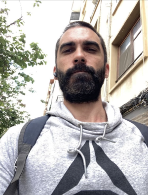 Xtudr - Hogger: I'm looking for submissive men, proud to be so. I'm not looking for humiliation, I like guys like me and without waxing. If ...