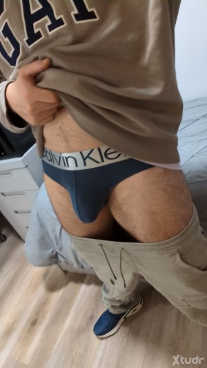 Xtudr - Itspablo18: I'm very perverted and eager to play and explore. I'm into the dom/sub role, giving orders and obeying, humiliating and ...
