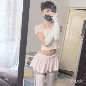 Xtudr - pigbttmslave: I’m femboy slut who loves big cocks and men