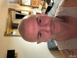 Xtudr - 2guys: 2 guys 47 and 57 both hung for Vera guys who like to come to ours and chill 420 friendly too 