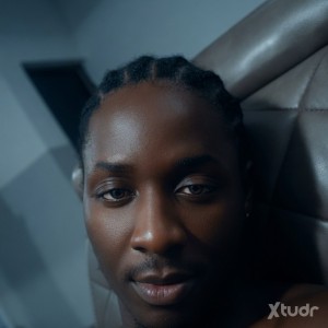 Xtudr - Bryan_: I am just the guy you will love to chill with 