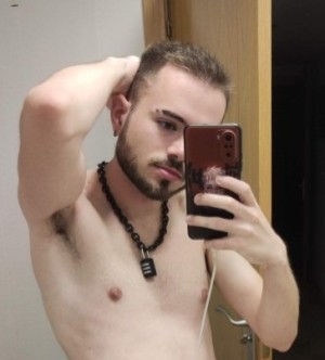 Xtudr - Sub22: 22 years old, submissive.
Learning and improving with my fixed Dominant man to become a good submissive man, to please him as...