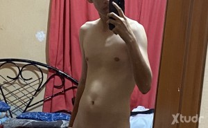 Xtudr - yicjsfwl: Me gustan todo tipo de hombres pero especialmente los machos peludos y me encanta estar desnudo,los pesones y los pies