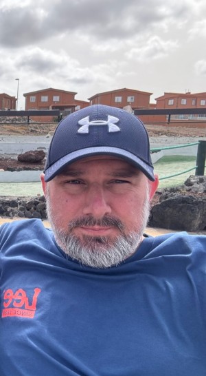 Xtudr - samuel30: soy moreno pelo corto,me gustan los gorditos.182,118,48