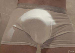 Xtudr - Bambu29: Tío normal que disfruta satisfaciendo los deseos sexuales de machos dominantes. Buen rollo e higiene.