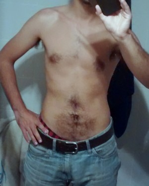 Xtudr - buscomachocerdo: I'd love to be at the feet of a dominant man. Submissive bottom with a tight ass, big faggot for a male with an att...