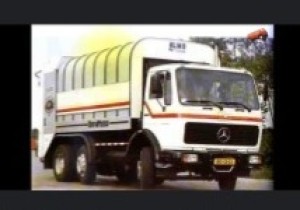 Xtudr - Rotopressgarbagetrucklover: The sound and sight of bulk waste getting crushed in a rotopress and the sound from the rotating garbage...