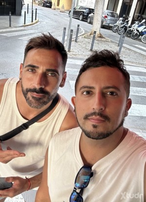 Xtudr - dosdom: Pareja dominante iniciándose busca chico sumiso complaciente y versátil que le guste servir, hacer masajes, servicio domésti...