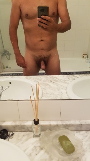 Xtudr - MJO: Busco esclavos muy mamones y muy sumisos.
Looking for extremely submissive and excellent sucker slaves.
    