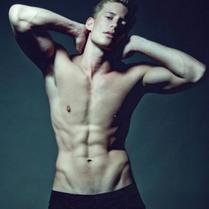 Xtudr - DvDmg: I get turned on by stepping with my socks on a face against the sofa. If you're into kink and fetishes we'll understand each ...