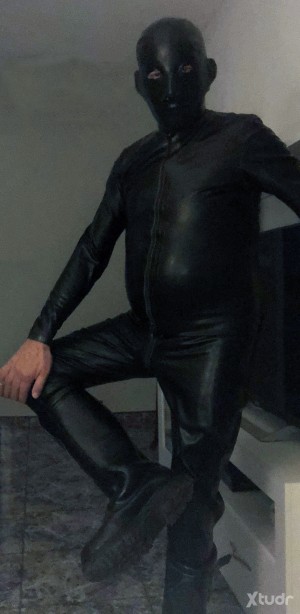 Xtudr - sumisoenbotasdegoma: Pasivo, sumiso amante del bondage extremo, las botas, el cuero, el rubber, las cuerdas, mordazas, castidad forz...