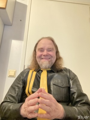 Xtudr - IXSNahkaBear: Biker, boots, leathers, sneakers Chaser gay hunting, others don't even bother, because I don't even answer, I've spoke...
