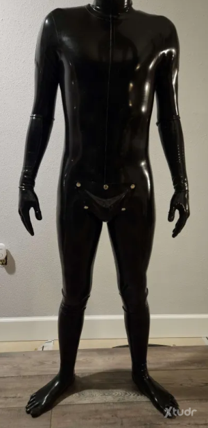 Xtudr - Pit212: I'm into humiliation, bondage, objectification, degradation, latex, leather, 24/7 rules, and CNC.