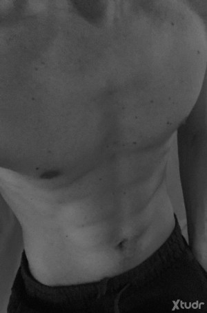 Xtudr - summm: Affectionate, accommodating. I'm looking for someone to stay with.