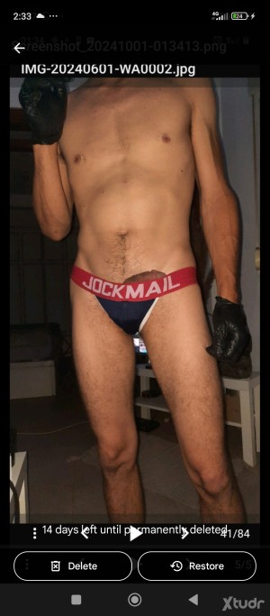 Xtudr - Jamesmarbs: Soy sumismo  y Dominante encanta juegetes electro chastity y sounding y soy ingles vivo Marbella message mi y hablar
