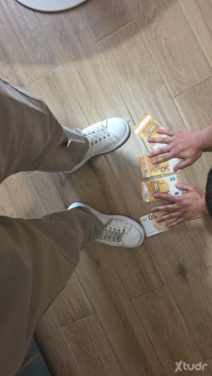 Xtudr - Buscopies: Soy esclavo sumiso fetichista de pies, busco hombre que me de pies para lamertelos, masajeartelos, cuidarlos... Muy entre...