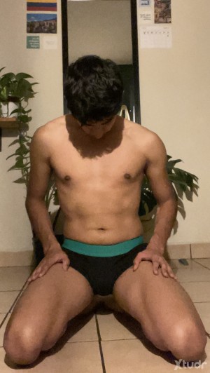 Xtudr - Subcdmx: Submissive slender looking to learn