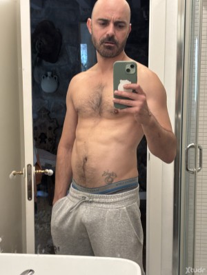 Xtudr - cerdete: I have set my profile as a slave, but submissive would be more accurate.
Nice guy, affectionate, cool and well-intentioned....