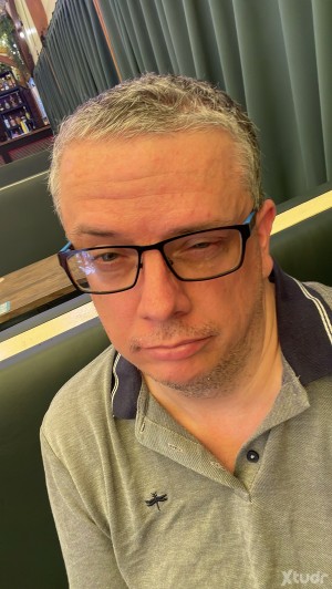 Xtudr - stubpb: Single bottom lad UK. 
Anything you wanna know just shout I’m an open book. 