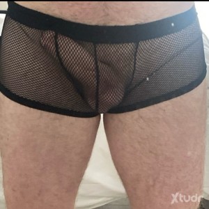 Xtudr - madrid-sub-kinky: 25 year old submissive here looking for a older dominant man in Madrid. All things BDSM. 