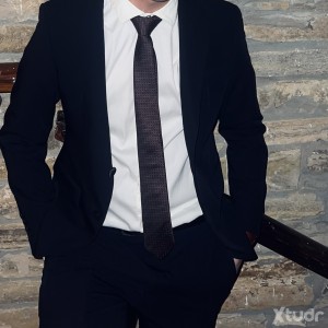 Xtudr - suitedbcn: Dressed twink looking for submissive to do whatever he wants to him