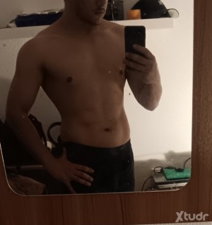 Xtudr - randombi: Me gusta recibir fotos de polla y el sexo casual. Versátil, buscando sexo en las palmas