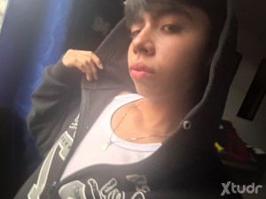 Xtudr - Stxrcris: busco sexo con alguien dominante que me acorrale y me bese