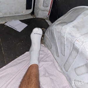 Xtudr - AmoJvn: Busco esclavos fijos que me hagan la vida más fácil 