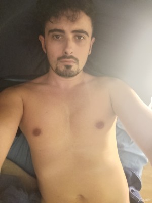 Xtudr - Esclavos_: Somos dos sumisos buscando amo con sitio. Nos gustan lapos, meos, tortazos, castidad, humillación y que nos follen bien e...