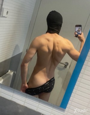 Xtudr - halhenzu657: 💸 White Findom | Gay | Masked Tease
📷 Face hidden — body unforgettable
💪 Ripped & ruthless. I drain, you worship.
🔥 No ...