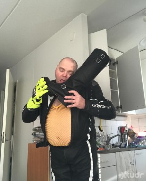 Xtudr - IXSNahkaBear: Biker, boots, leathers, sneakers Chaser gay hunting, others don't even bother, because I don't even answer, I've spoke...