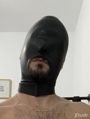 Xtudr - PasCaged: Submissive in search of dominant man or dominant top to use him.