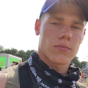 Xtudr - Garymark111: I'm simply seeking meaningful connections, possible long-term relationships with someone who is honest, trustworthy, tr...