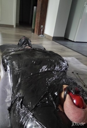 Xtudr - Mnbv098: Beso negro, CBT, Castidad, Deepthroating, Deshumanización, Dildos, Humillación, Lluvia, Momificación, Requesón, Scat, Sexo ...