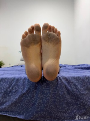 Xtudr - TorturamePies: Soy chico hetero buscando alguien para hacer sesiones de entrenamiento de torturas en mis pies.