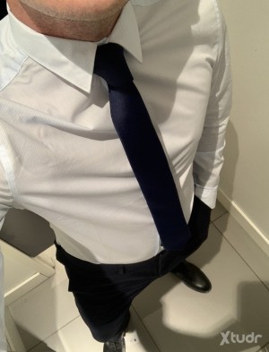 Xtudr - Rafasuit: Looking for suited men.