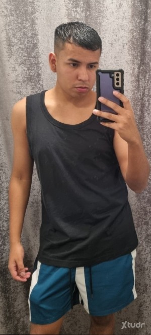 Xtudr - Jhony.98: Soy un perdedor patético busco un Amo a quien servirle que me humille y denigre a su antojo 