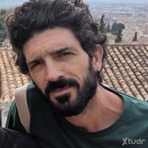 Xtudr - third: I'm looking for a masculine, dominant man who likes to have his feet touched and his ass eaten.