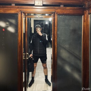 Xtudr - EsclavoTotal_: Me entrego a ti, 24/7 a tus pies.
- Control permanente
- Servidumbre
- Pies, suelas, trampling
-  Quiero pasarme el d...