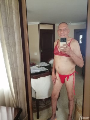 Xtudr - Albertini: I'm looking for a man who wants to be a true dominant master who wants his submissive to have him for himself, treating h...