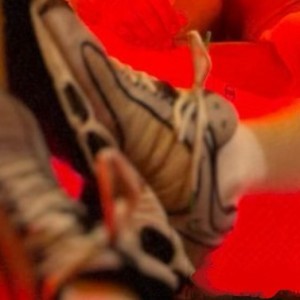 Xtudr - 2kolegasBuskandoChacha: I'm looking for a domestic submissive who serves and doesn't talk much, young and obedient.