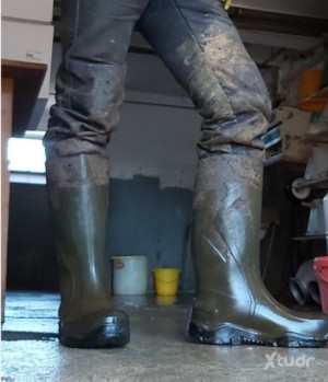 Xtudr - Boots: Vida hetero, con mucho vicio oculto