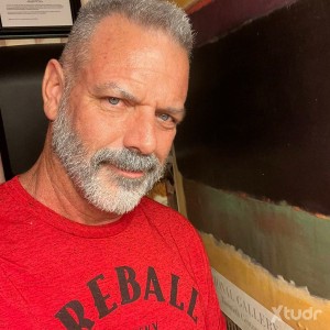 Xtudr - Nasty_Alpha_Dad: Easy going Macho Alpha living the life to the fulliest. Looking for a role or let me say fun with a perv submissive...
