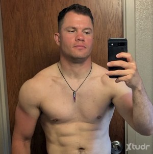 Xtudr - SeanJordan1: Open to try new things, love to travel and have road trips, I am looking for a long term relationship, everyone is welc...