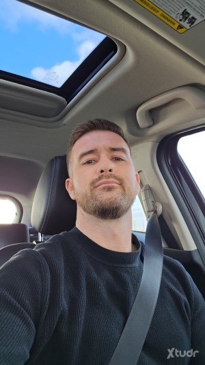 Xtudr - Robert999: I’m here looking for serous relationship with right man if there’s chemistry between us. I’m very caring, honest, trustwo...