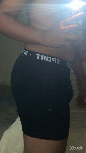 Xtudr - dan1: Pasivo alguien más alto que yo o que detone bien machin que no sea femenino 