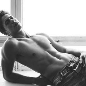 Xtudr - DvDmg: I get turned on by stepping with my socks on a face against the sofa. If you're into kink and fetishes we'll understand each ...