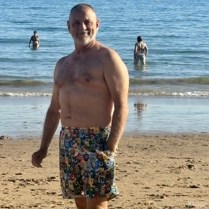 Xtudr - Juannsol: I like being submissive and obedient, worshiping my Master's feet... and things like that