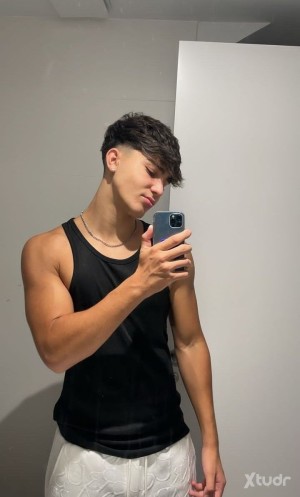 Xtudr - Alexxgayy: Escribirme a mi número +34 659 17 76 36 ya que aquí no puedo hablar (si es llamada mejor) y busco alguien para darle en l...