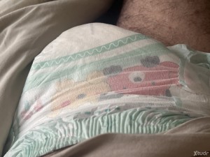 Xtudr - DL_00: I enjoy the diaper and scat role, I'm 25, educated, kind and respectful.